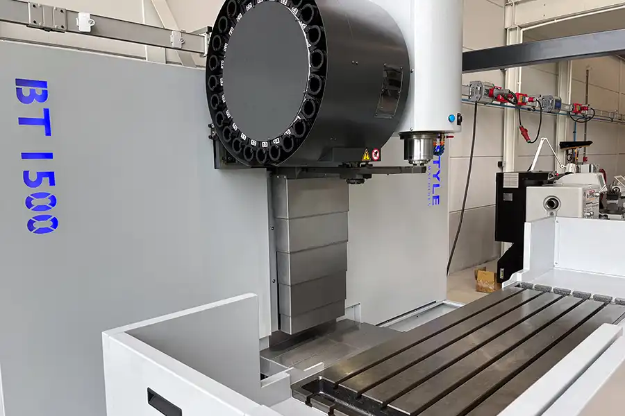 BT 1500 CNC milling machine - showroom machine