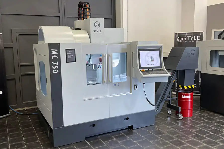 MC 750 CNC Milling machine - showroom machine