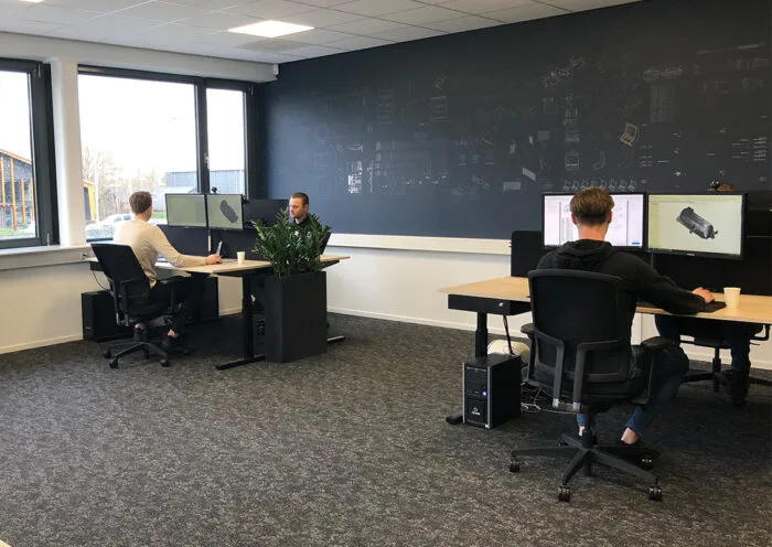Our R&D department working on a special project Naše oddelenie výskumu a vývoja pracuje na špeciálnom projekte