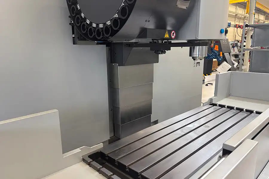 BT 1500 spindle and toolchanger