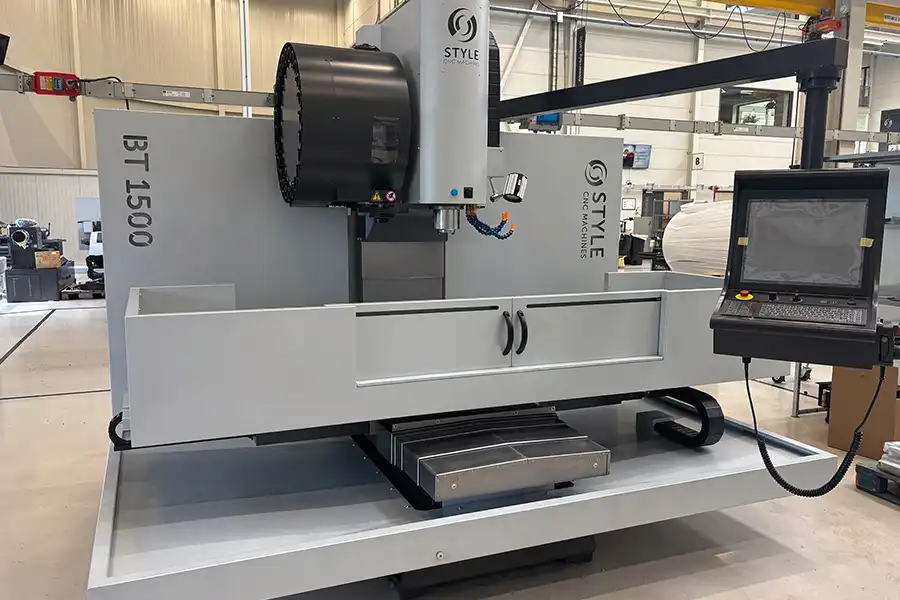 BT 1500 CNC milling machine