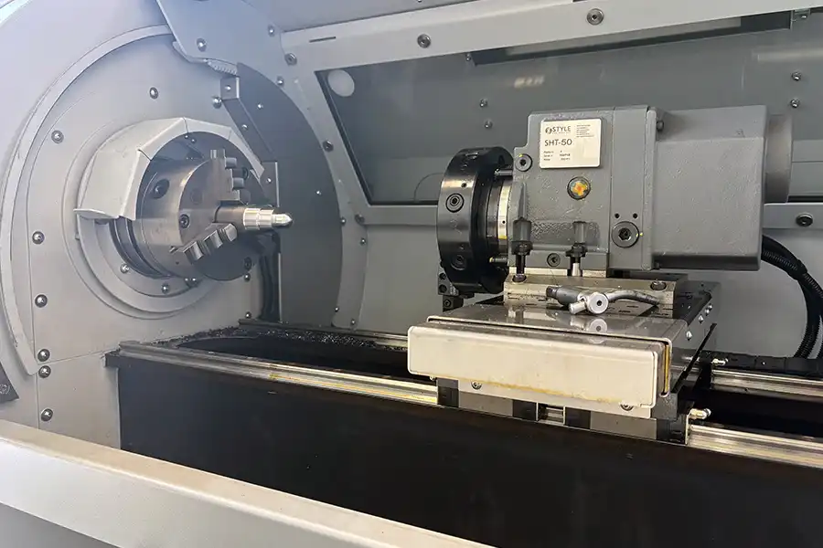 Tool changer and chuck STYLE 300