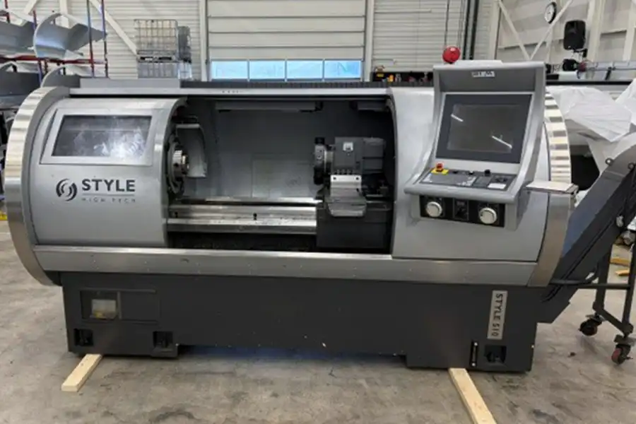 STYLE 510 CNC-svarv med STYLE-styrsystem och rymligt bearbetningsområde för precisionssvarvning