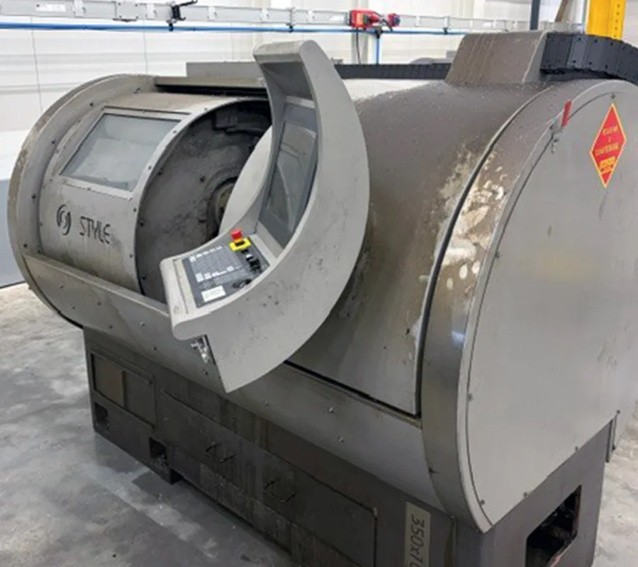 STYLE 350 CNC lathe with STYLE control and enclosed machining area for precision turning CNC sústruh STYLE 350 s riadením STYLE a uzavretým obrobkovým priestorom pre presné sústruženie