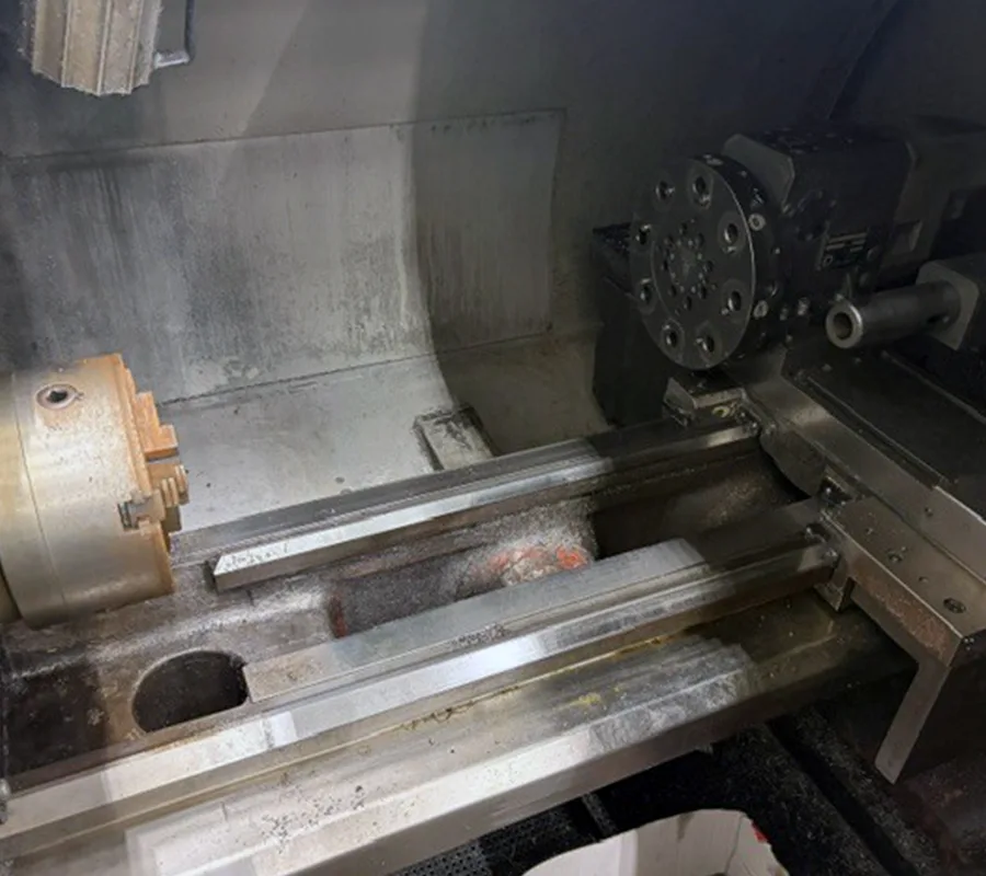 Machining area of the STYLE 350 CNC lathe with chuck and automatic tool changer Obrábacia plocha CNC sústruhu STYLE 350 so skľučovadlom a automatickým výmenníkom nástrojov